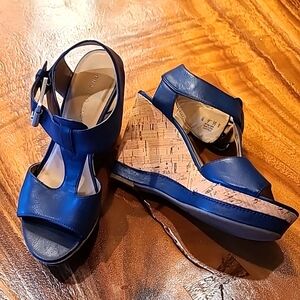 Franco Sarto Shantelle navy wedges 7M